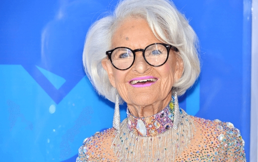 Привет, Альцгеймер! 92-летняя модель очаровала Сеть фото в боди